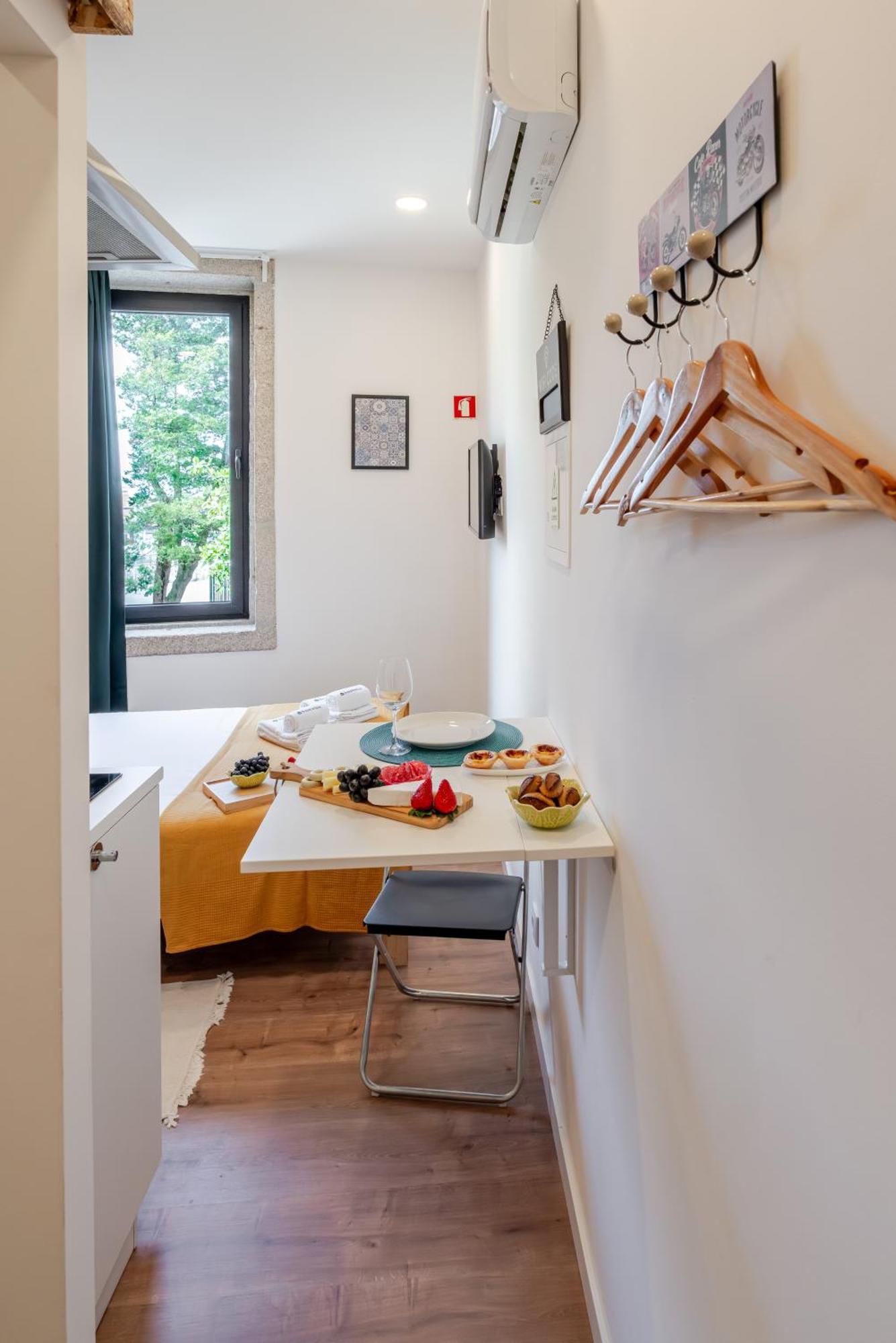 Apartament Hostwise - Stylish Sunny Flats *